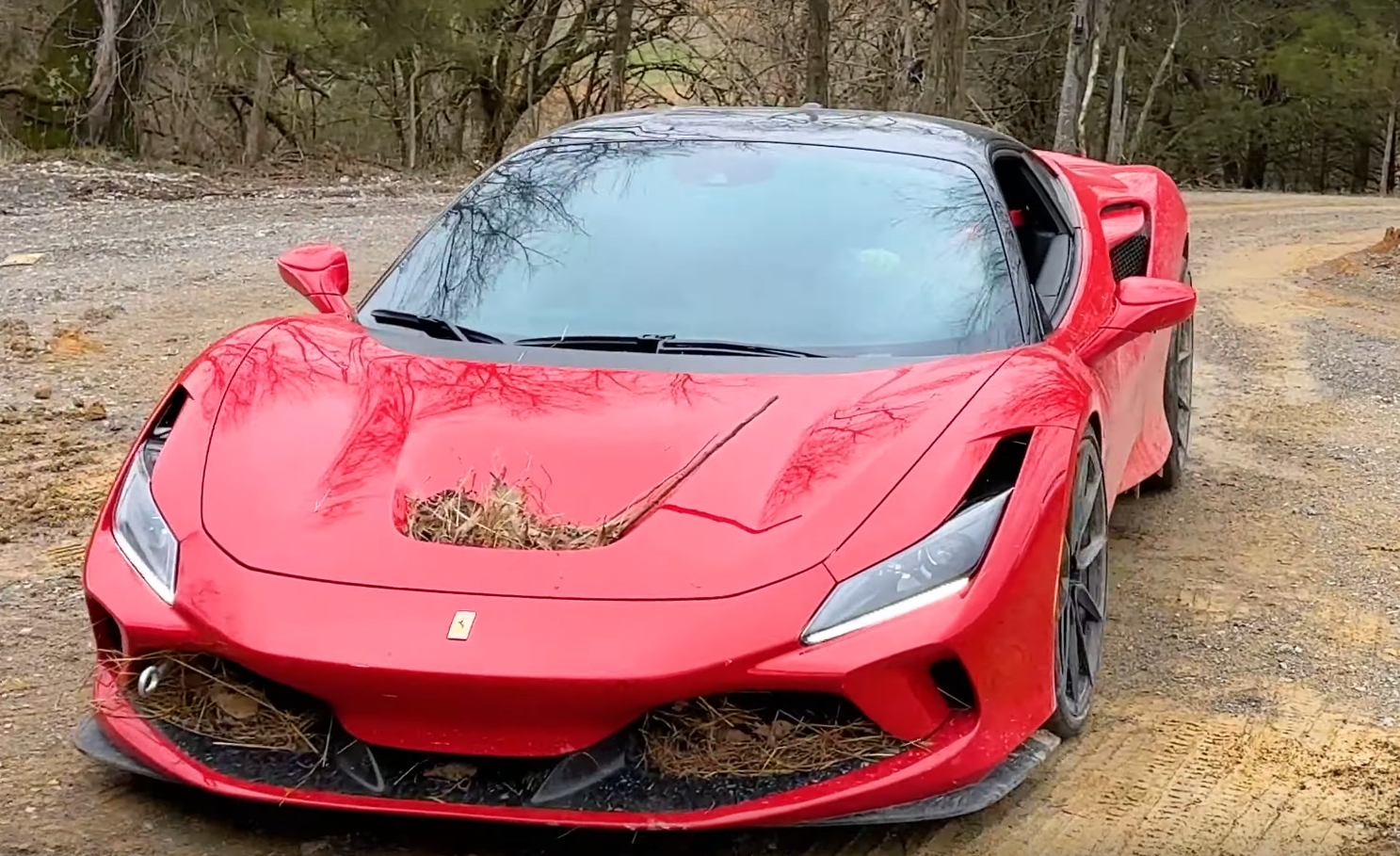 Ето как се чупи Ferrari за 400 хил. долара за кеф