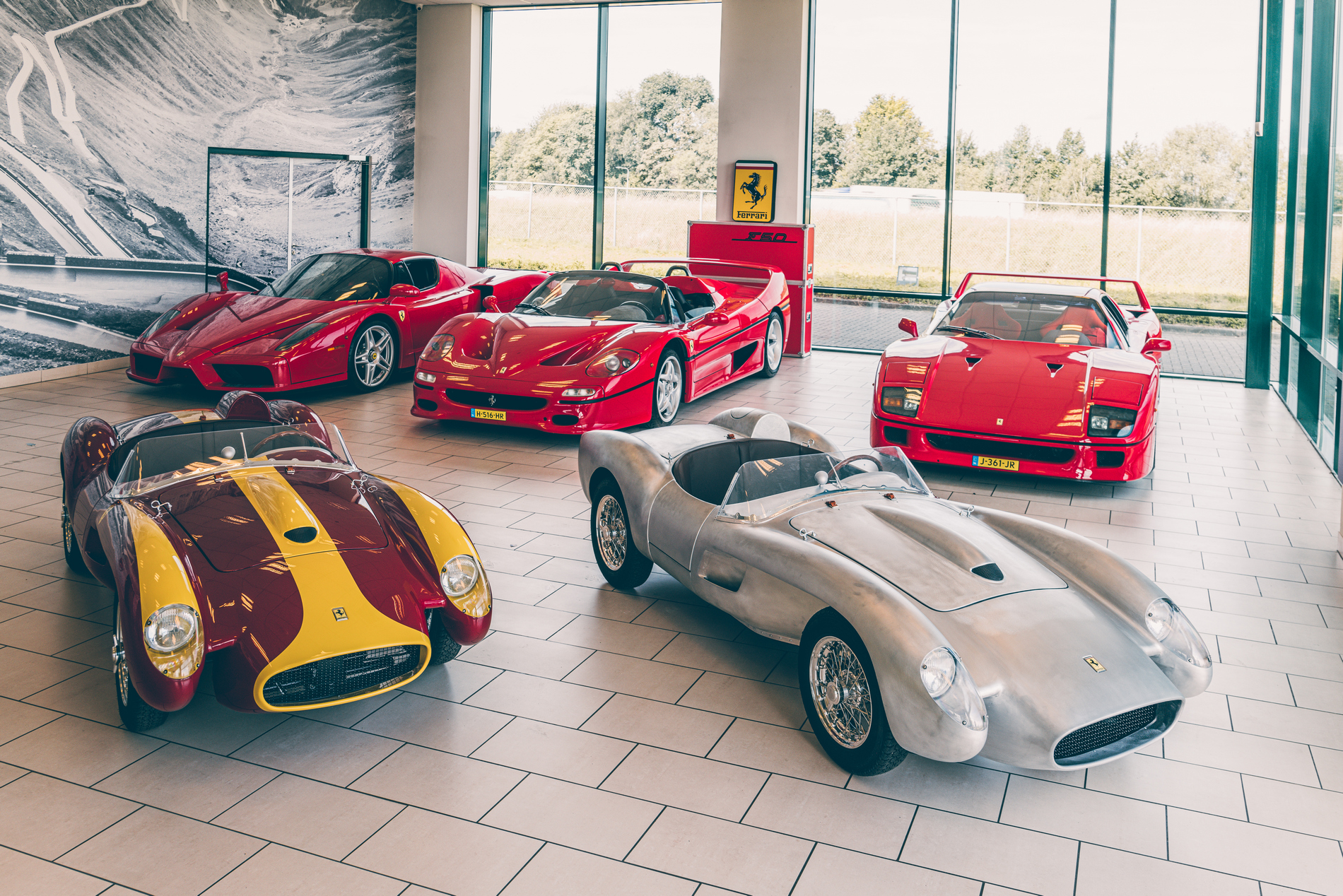 Има нова Ferrari Testa Rossa, но е електрическа и в мащаб 75%