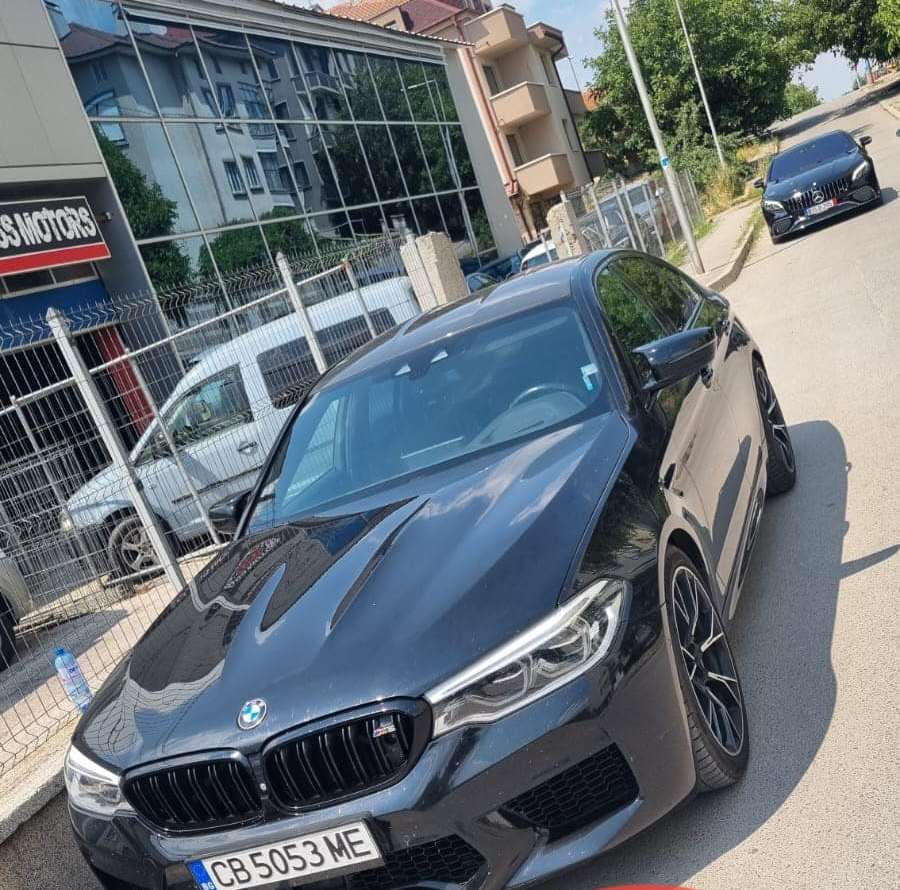 Измамници препродават краден BMW M5 Competition