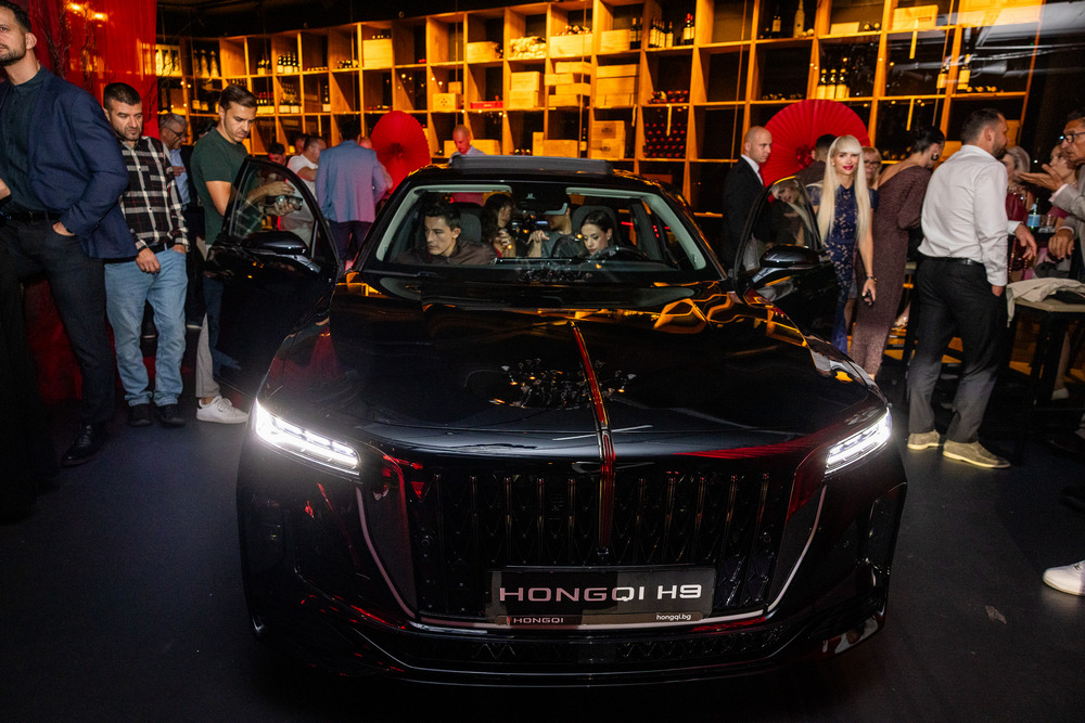 Официален дебют на Hongqi у нас