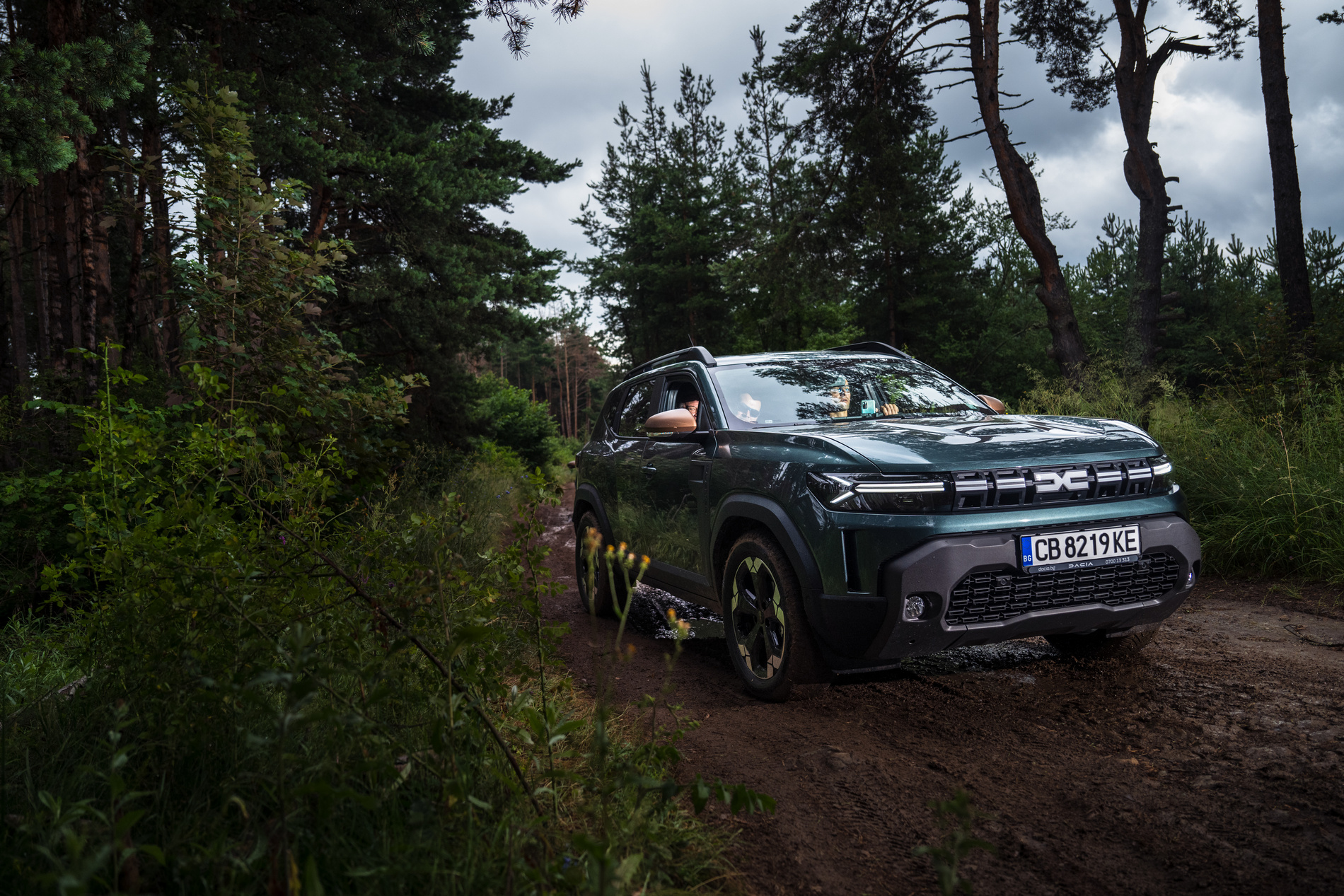 Караме новото поколение Dacia Duster