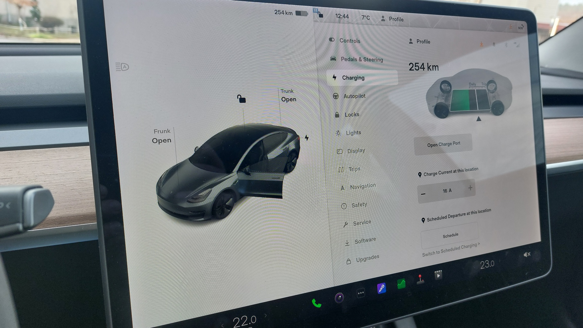 Уличиха Tesla в манипулиране на пробега