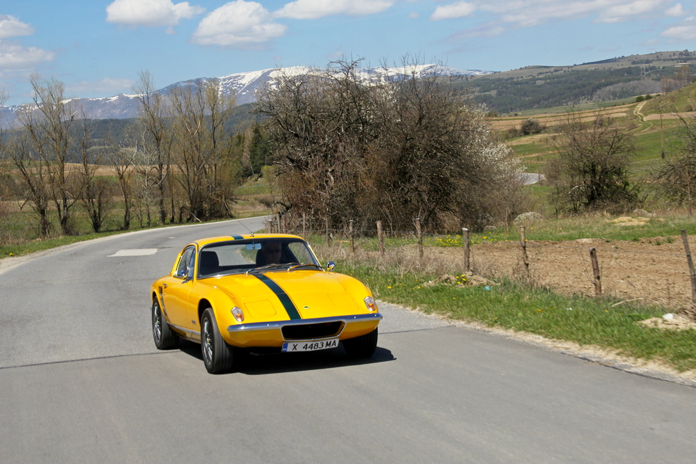 Chevrolet Corvette и Lotus Elan +2 спечелиха големите в Копривщица и Панагюрище