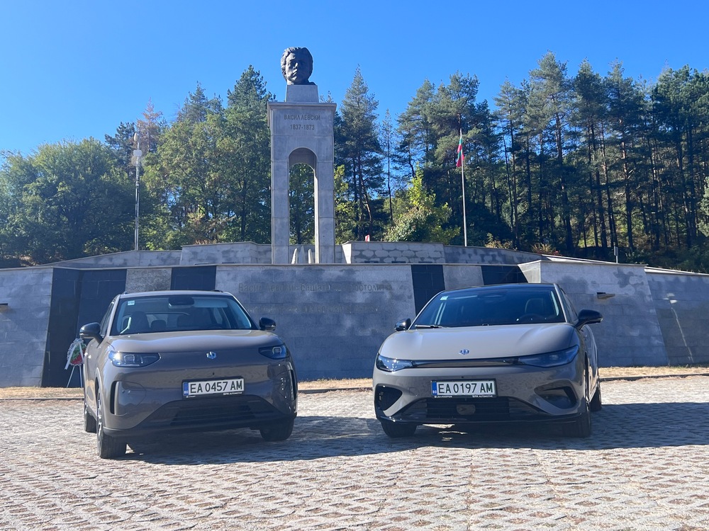 Караме електрическите Leapmotor B05 и B03X