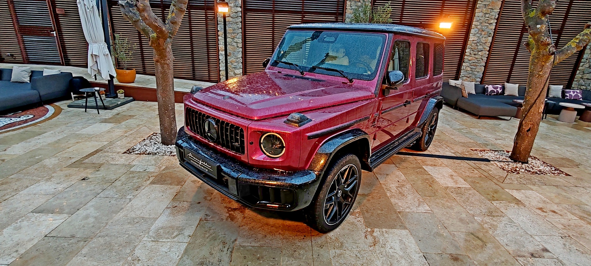 Караме обновената Mercedes G-класа