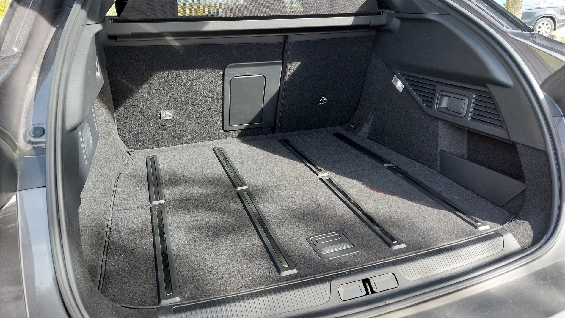 Караме Citroën C5 във вариант хибрид и SUV