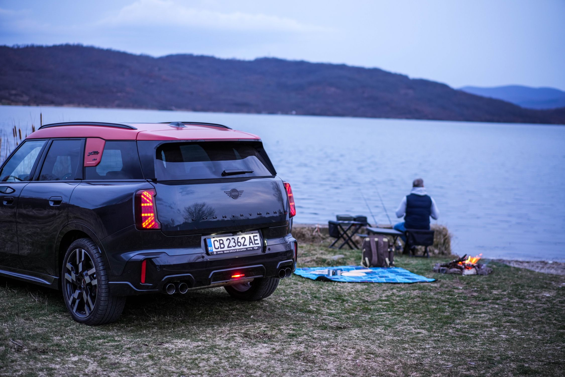 MINI Countryman JCW е бутон за забавления