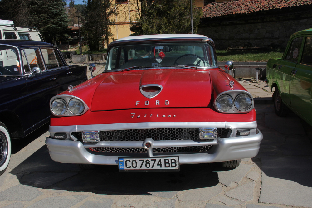 Chevrolet Corvette и Lotus Elan +2 спечелиха големите в Копривщица и Панагюрище