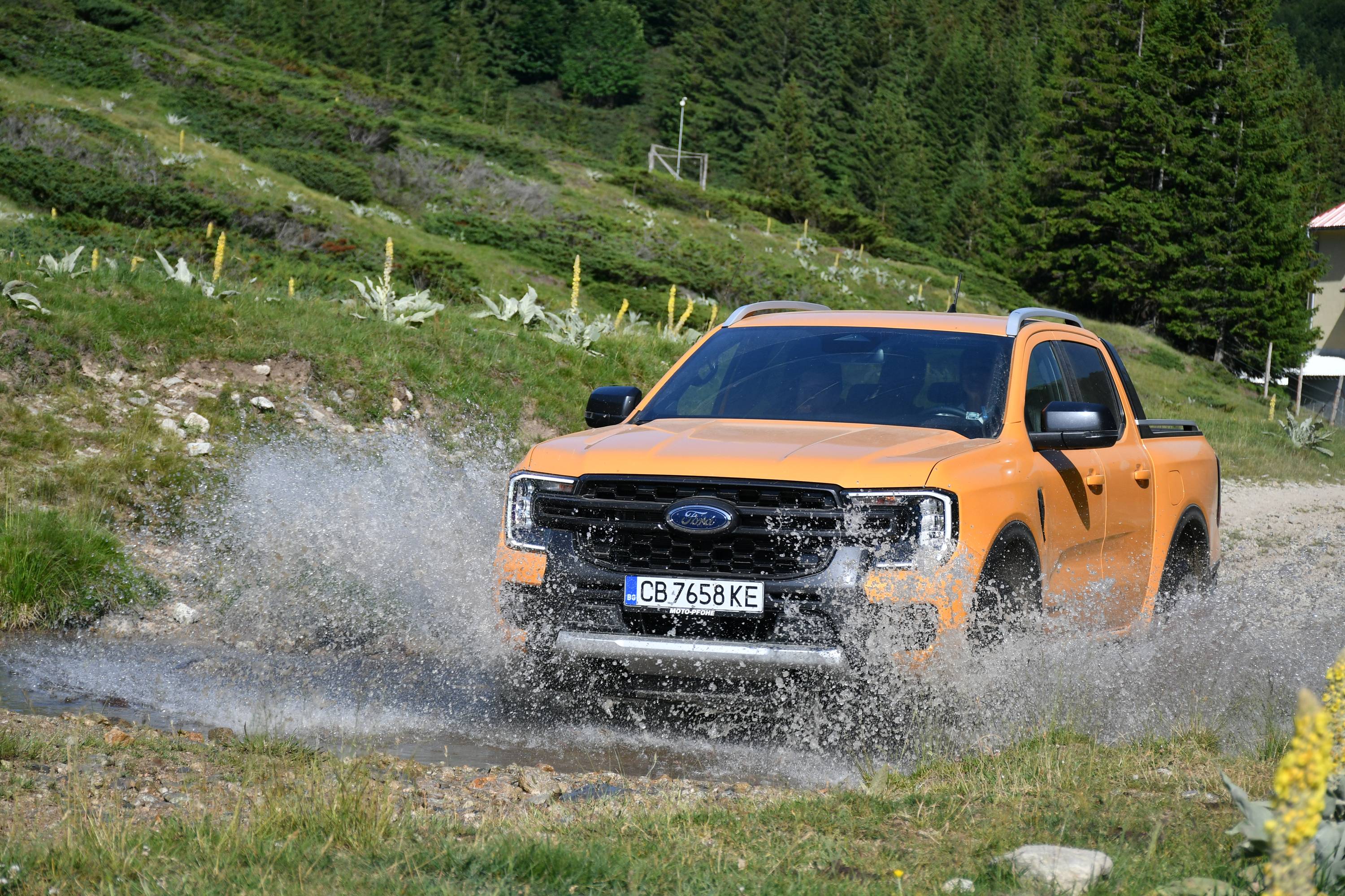 Караме офроудърите Ford Ranger и Bronco