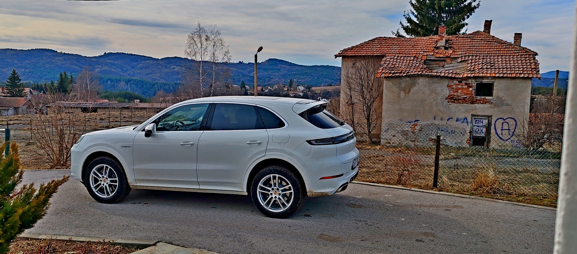 Караме новия Porsche Cayenne плъг-ин хибрид