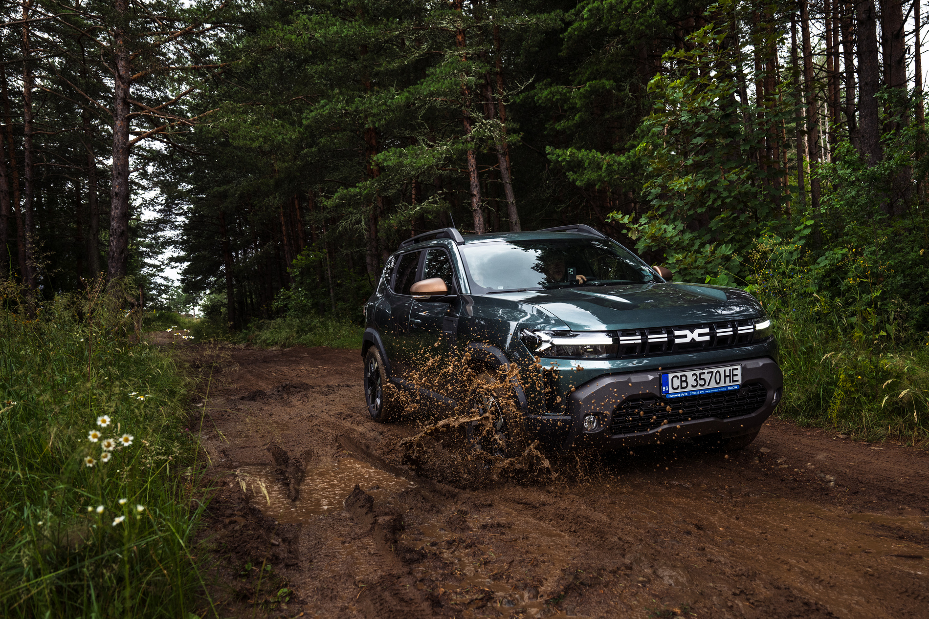 Караме новото поколение Dacia Duster