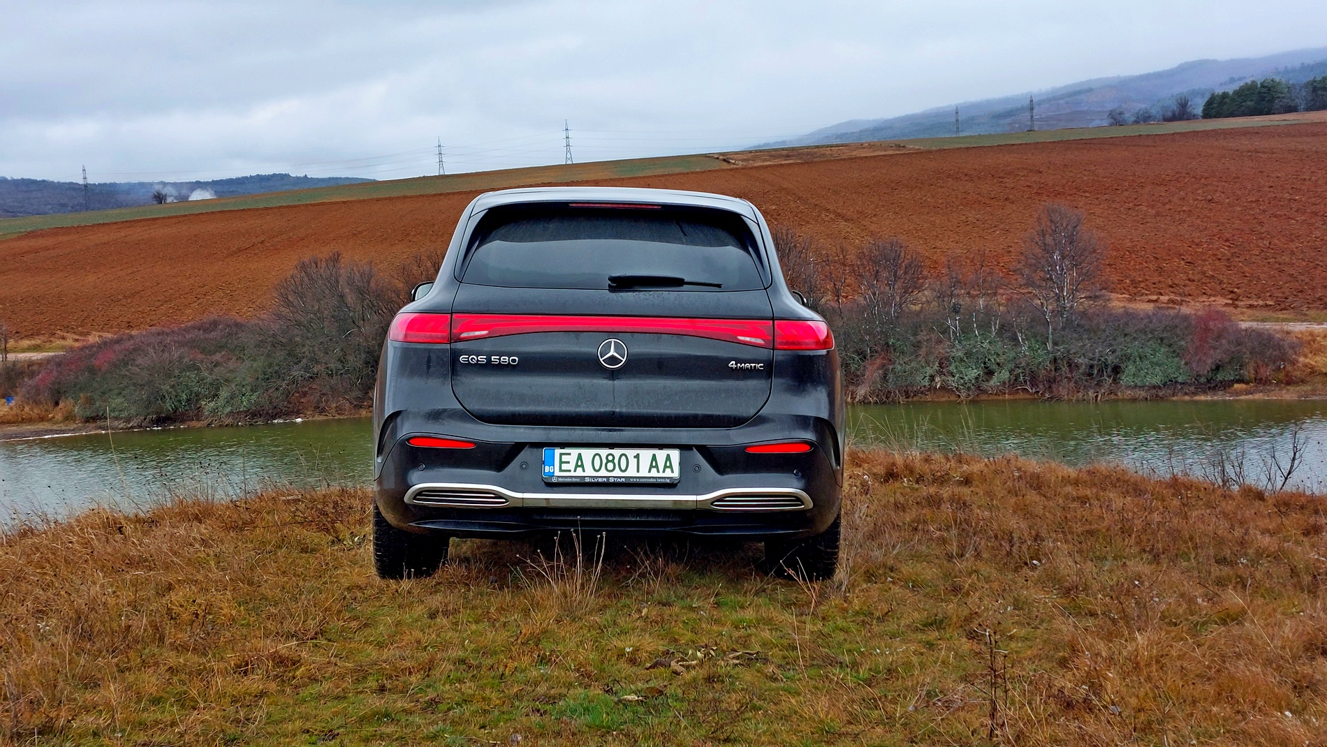 Караме електрическия Mercedes EQS SUV