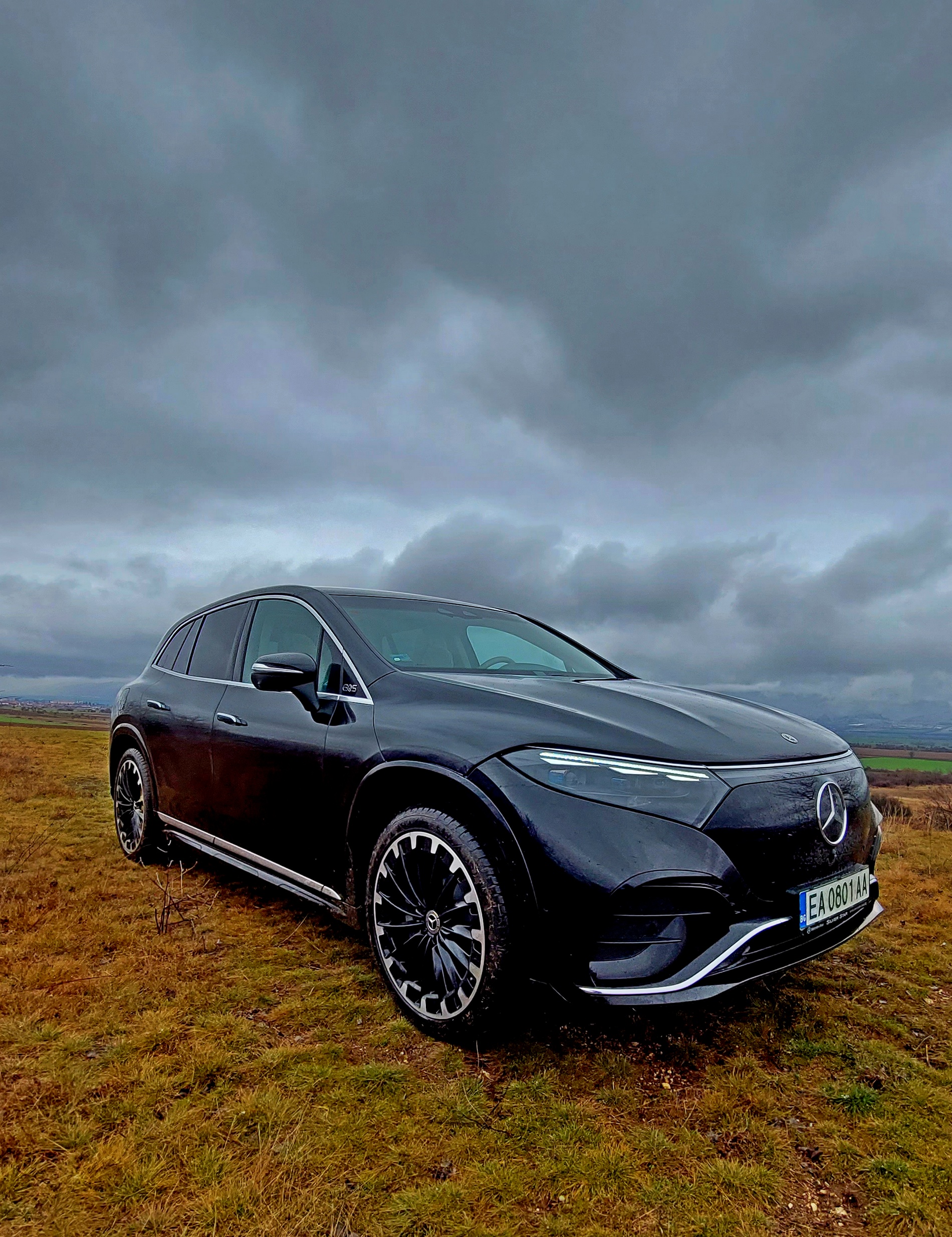 Караме електрическия Mercedes EQS SUV