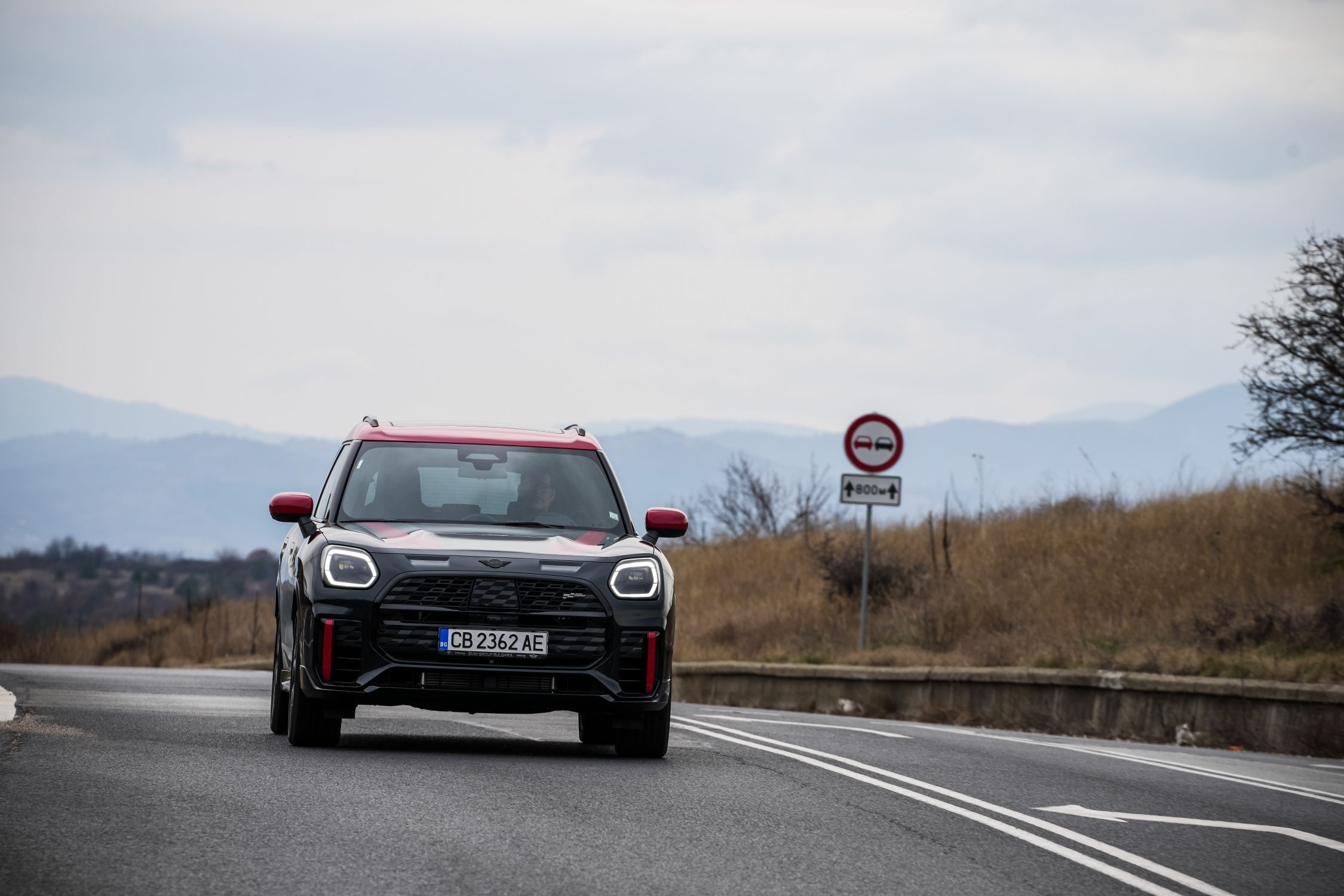 MINI Countryman JCW е бутон за забавления