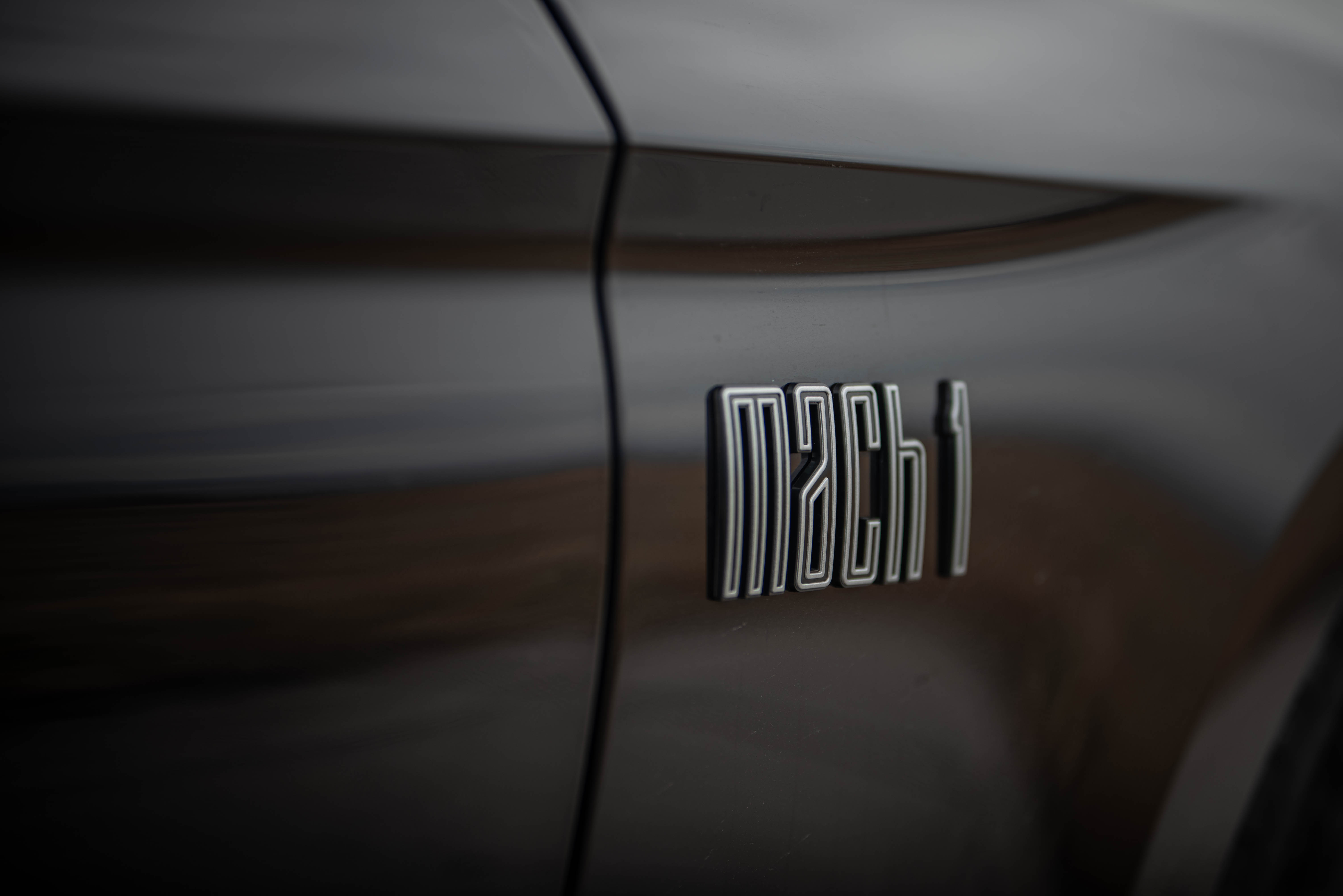 Ford Mustang Mach Е показа по-емоционално ускорение от Mustang Mach 1 с V8