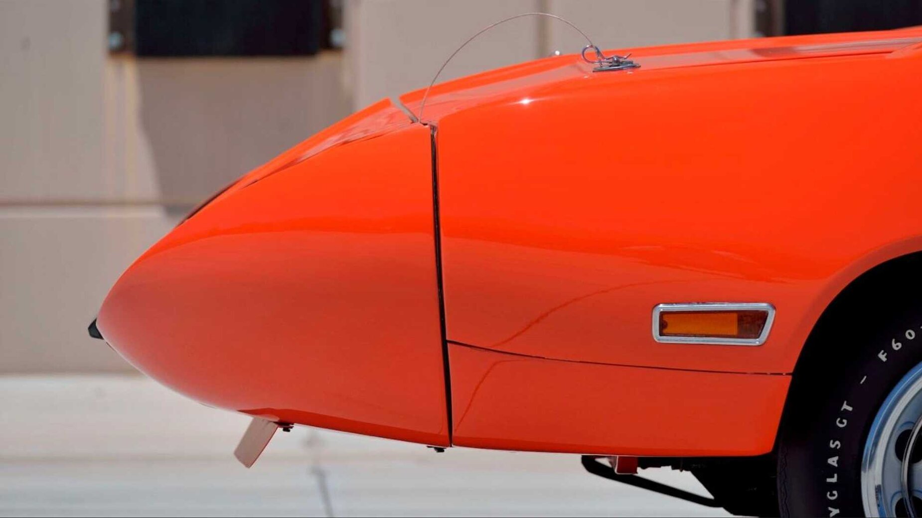 Продават реставриран Plymouth Superbird