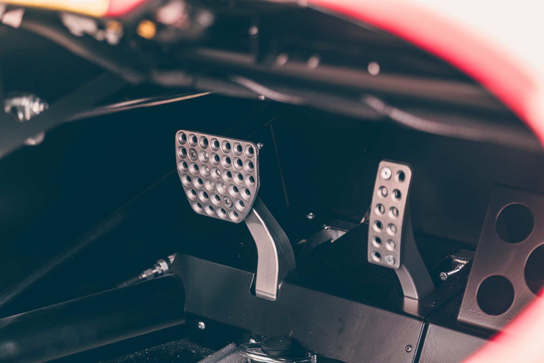 Има нова Ferrari Testa Rossa, но е електрическа и в мащаб 75%