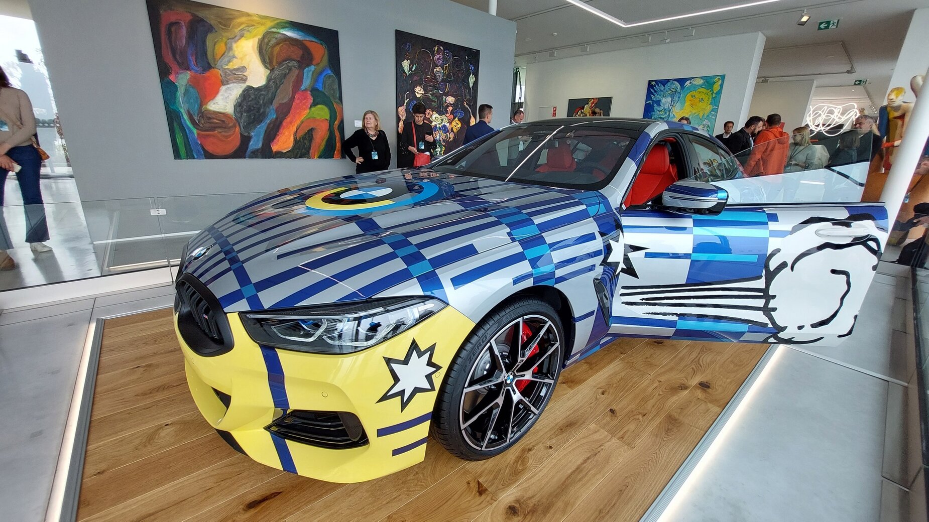 Мечтаете си за арт кола, ето 8 X Jeff Koons Edition