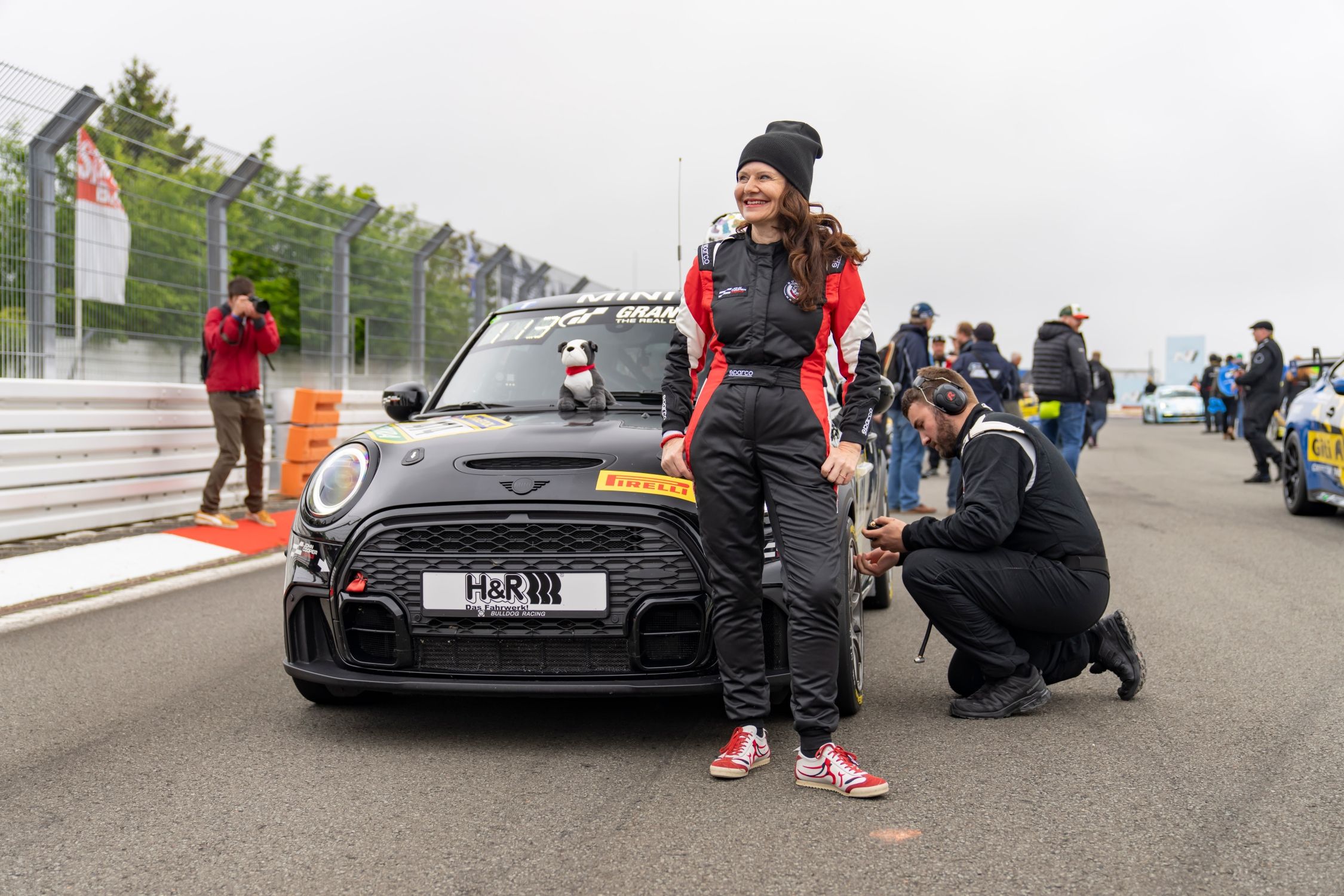 Победа за MINI JCW на Нюрбургринг още преди премиерата