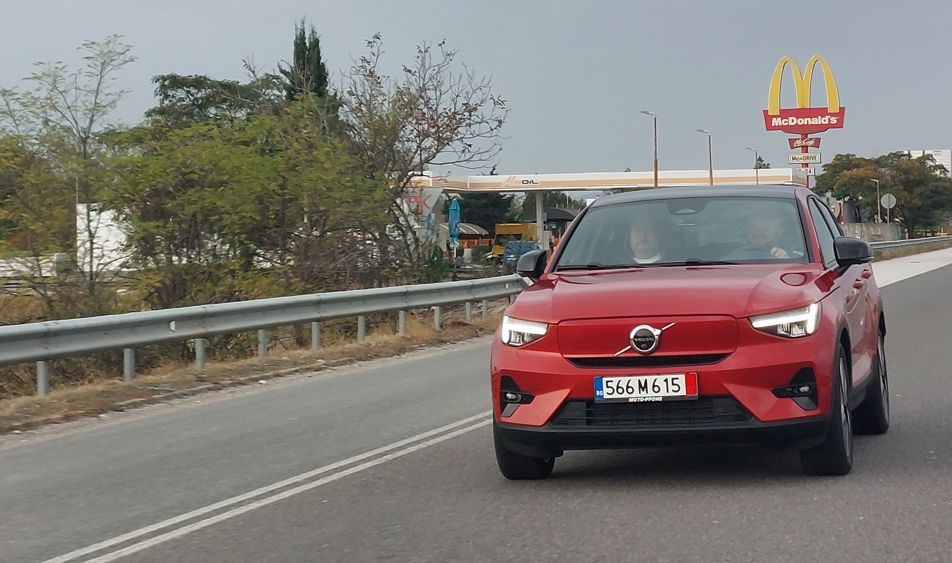 Караме фейслифта на Volvo C40 Rechage на драг