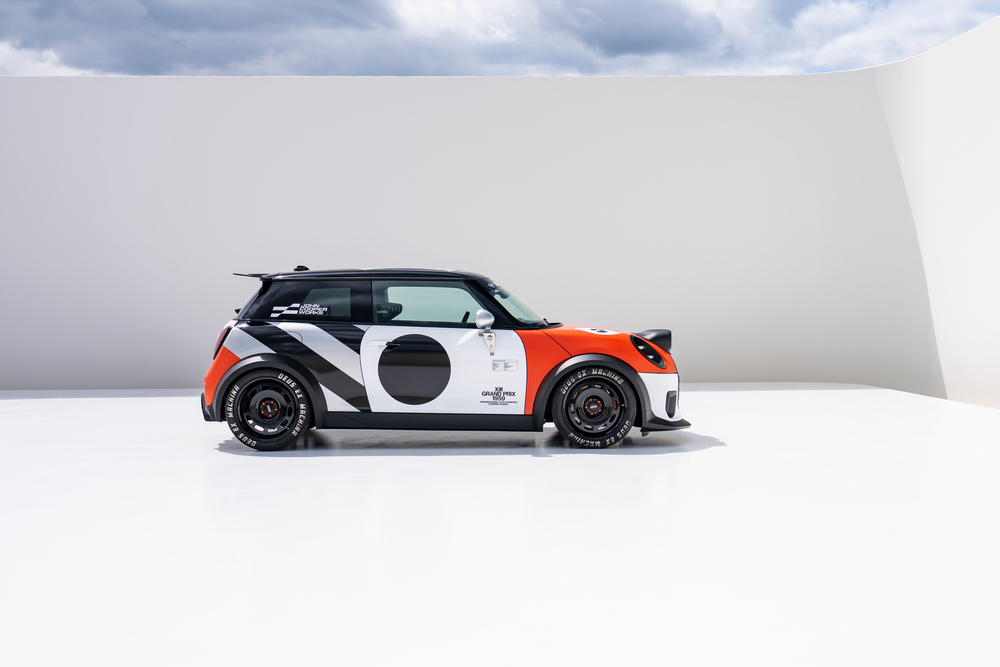 Моден бранд направи две концепции MINI JCW
