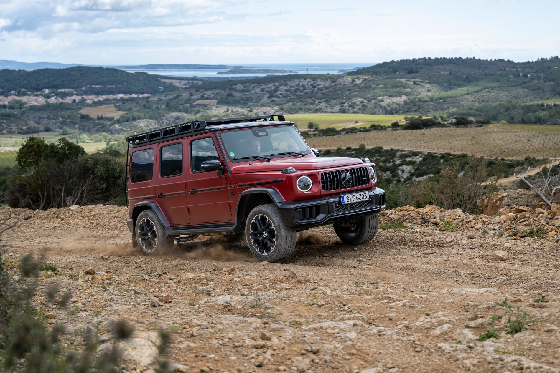 Караме обновената Mercedes G-класа