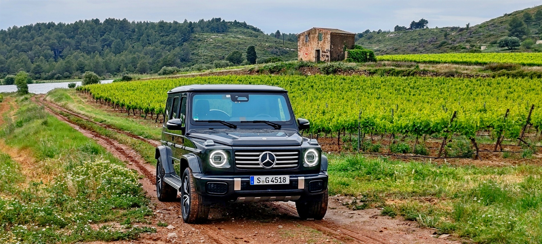 Караме обновената Mercedes G-класа