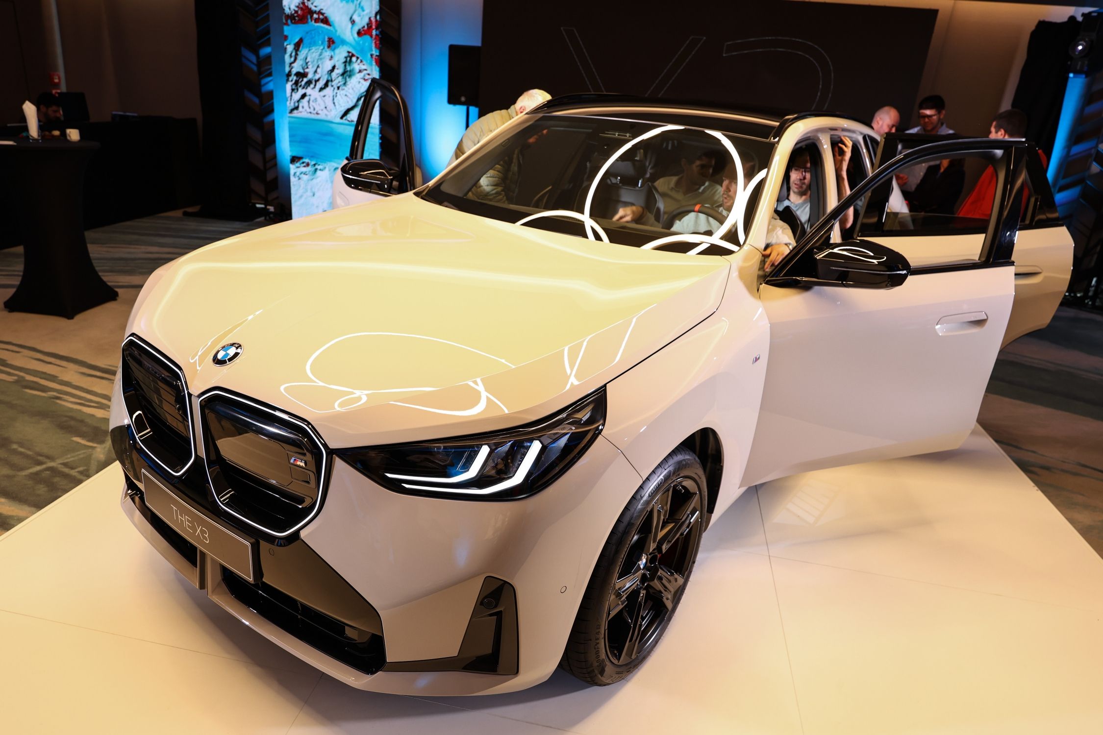 BMW X3 пристигна у нас дни преди публикуването на първите снимки