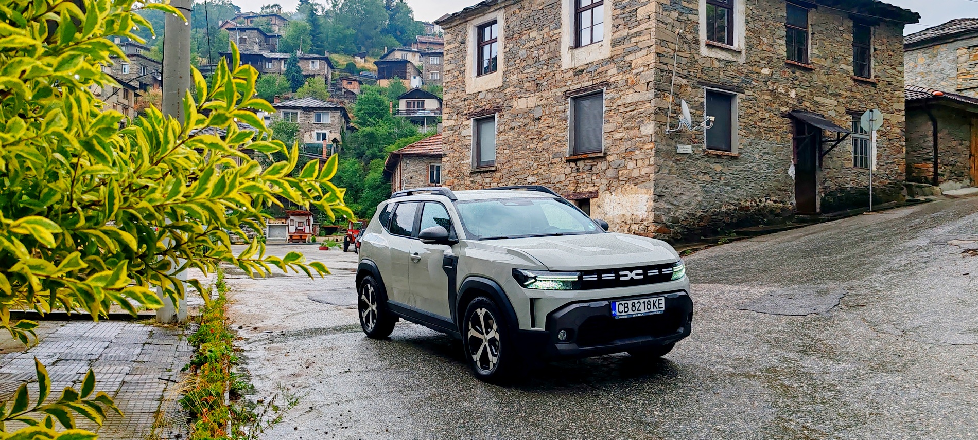 Хибридният Dacia Duster е с разход 3,5 л/100 км в града