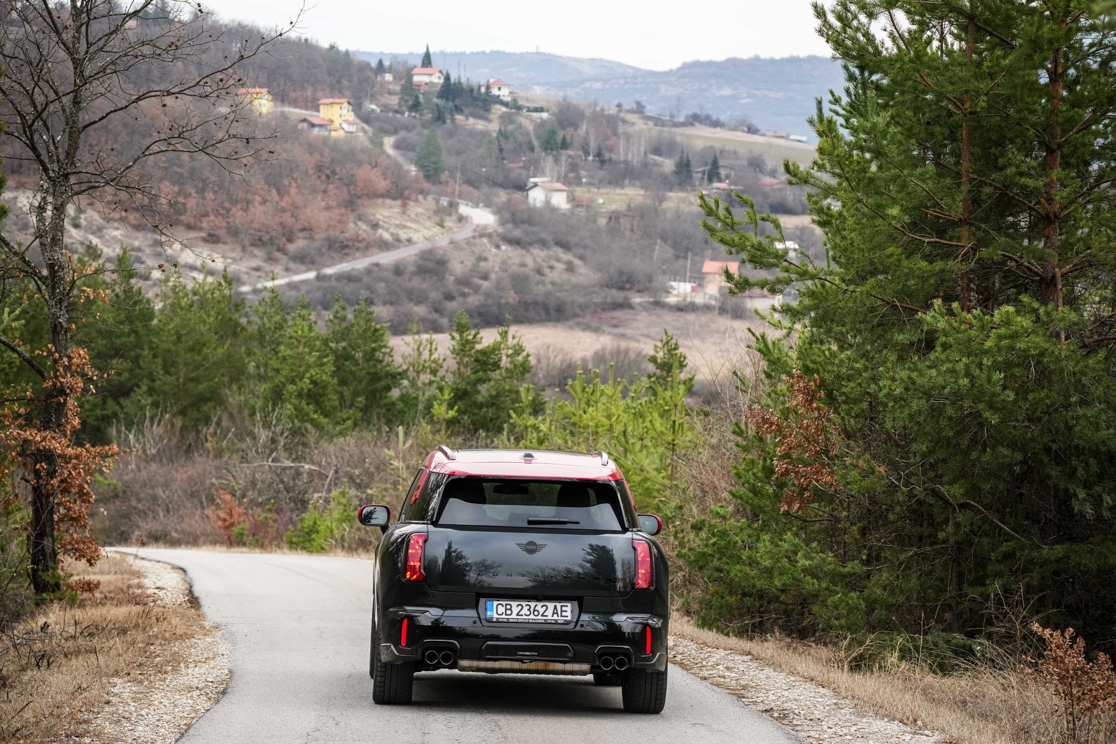 MINI Countryman JCW е бутон за забавления