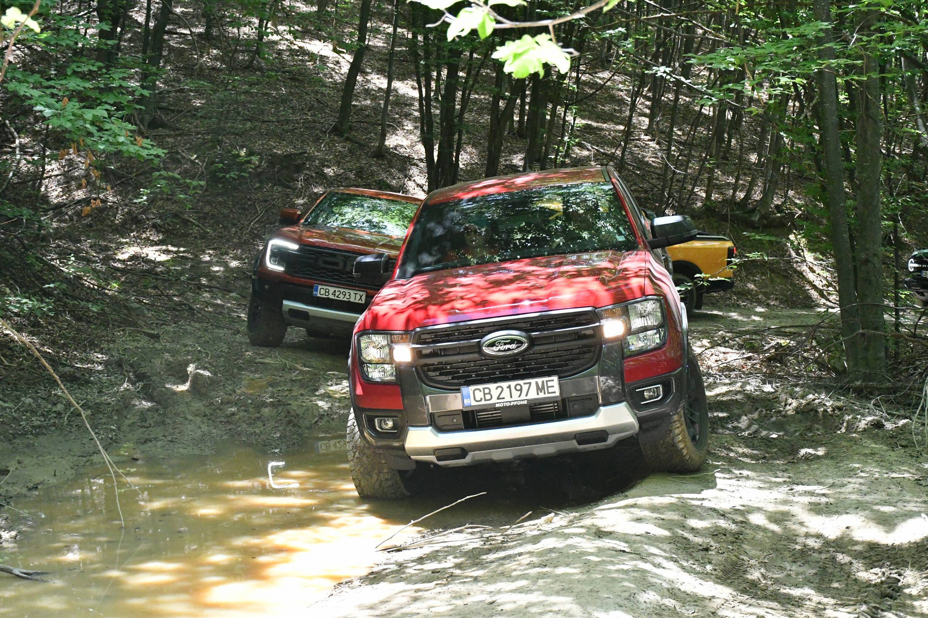 Караме офроудърите Ford Ranger и Bronco