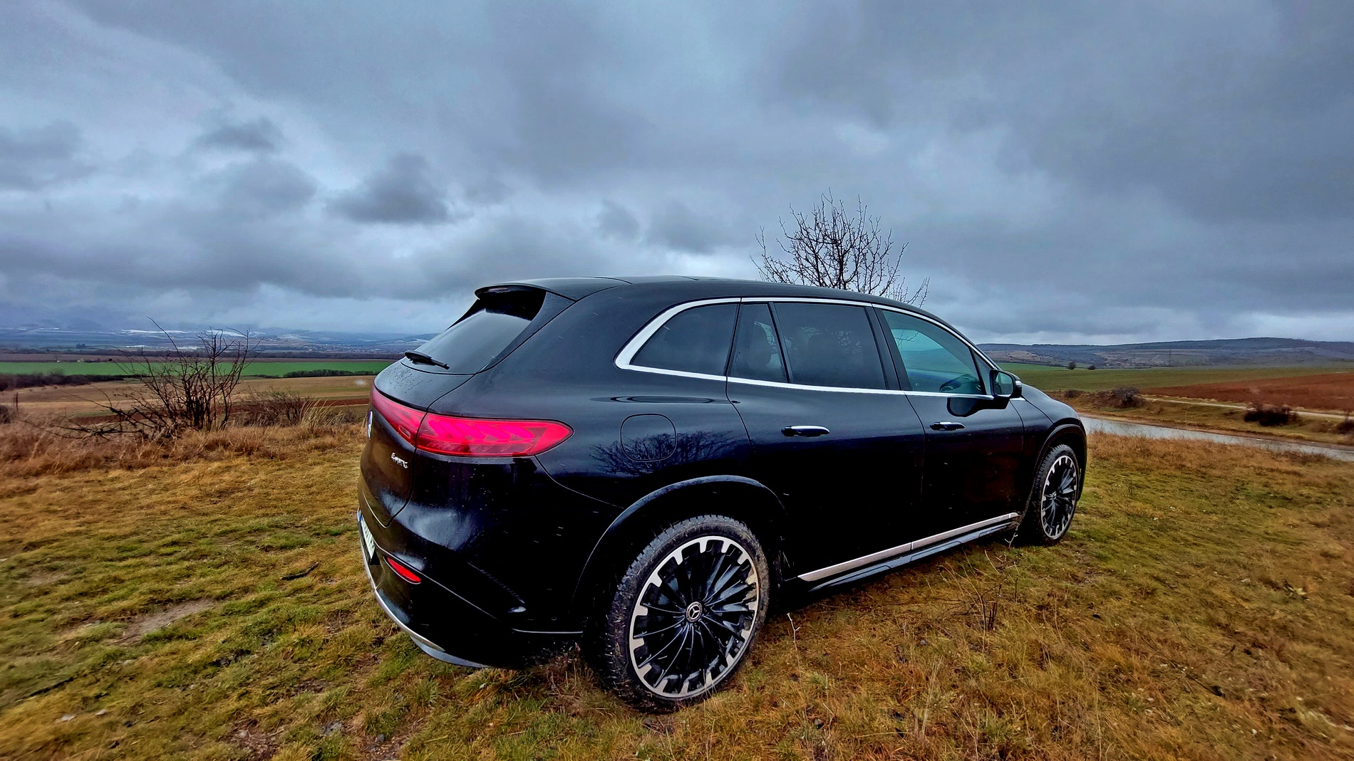 Караме електрическия Mercedes EQS SUV
