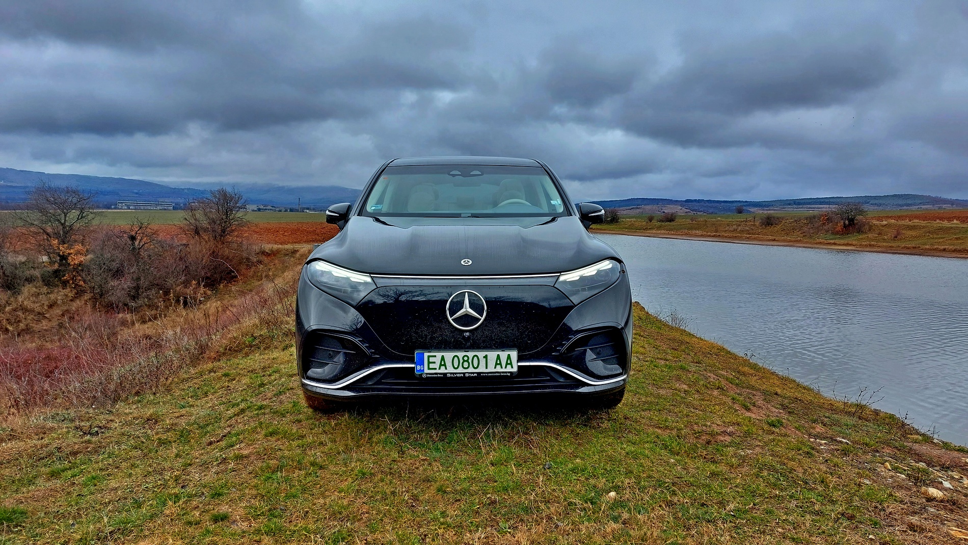 Караме електрическия Mercedes EQS SUV