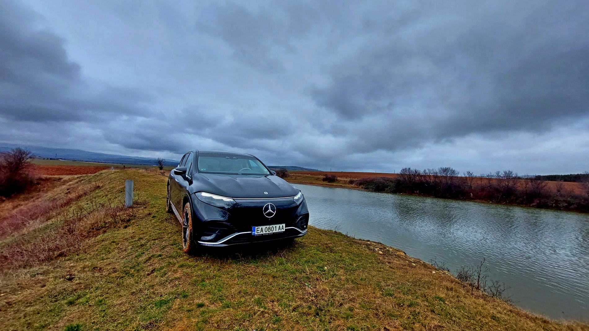 Караме електрическия Mercedes EQS SUV