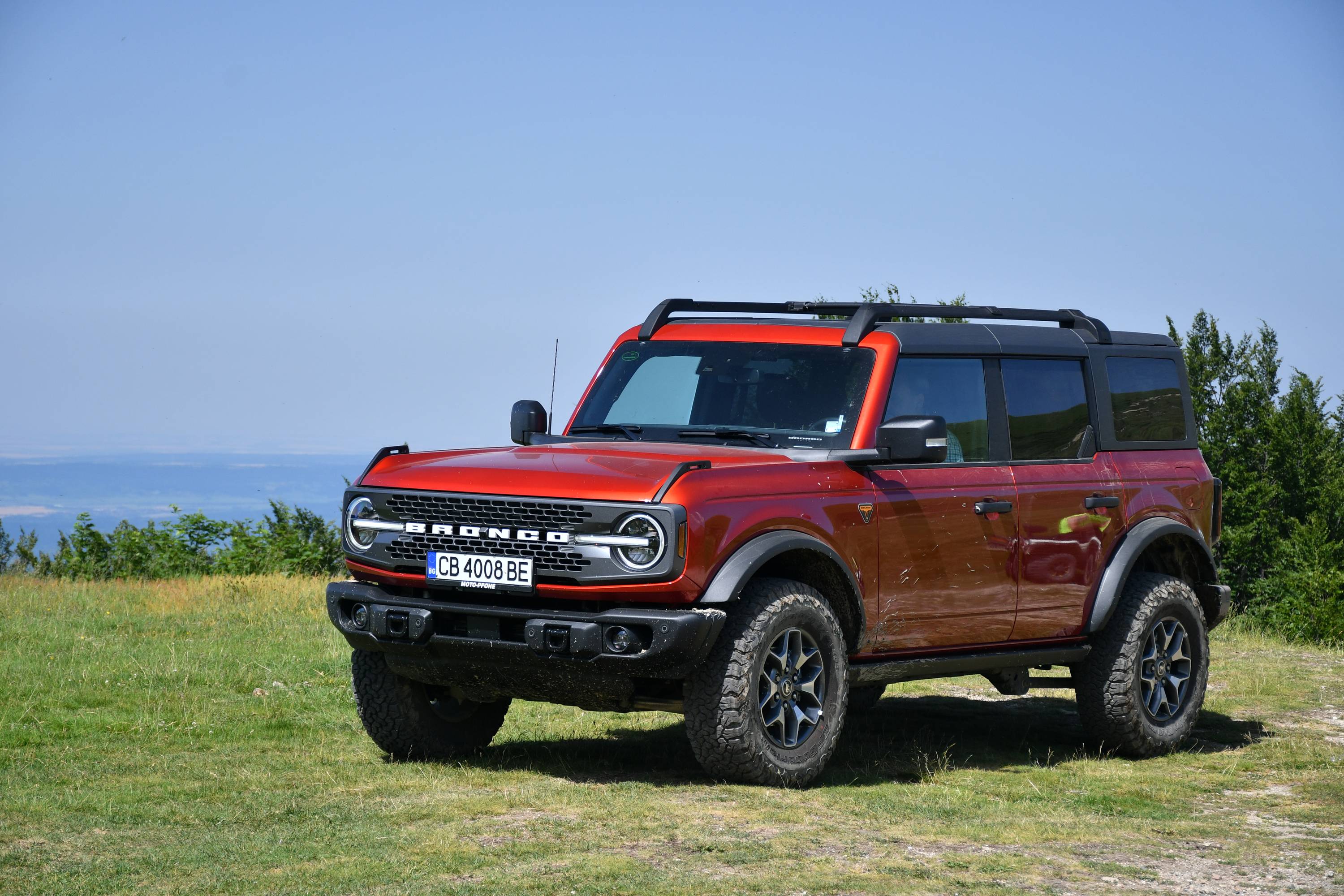 Караме офроудърите Ford Ranger и Bronco