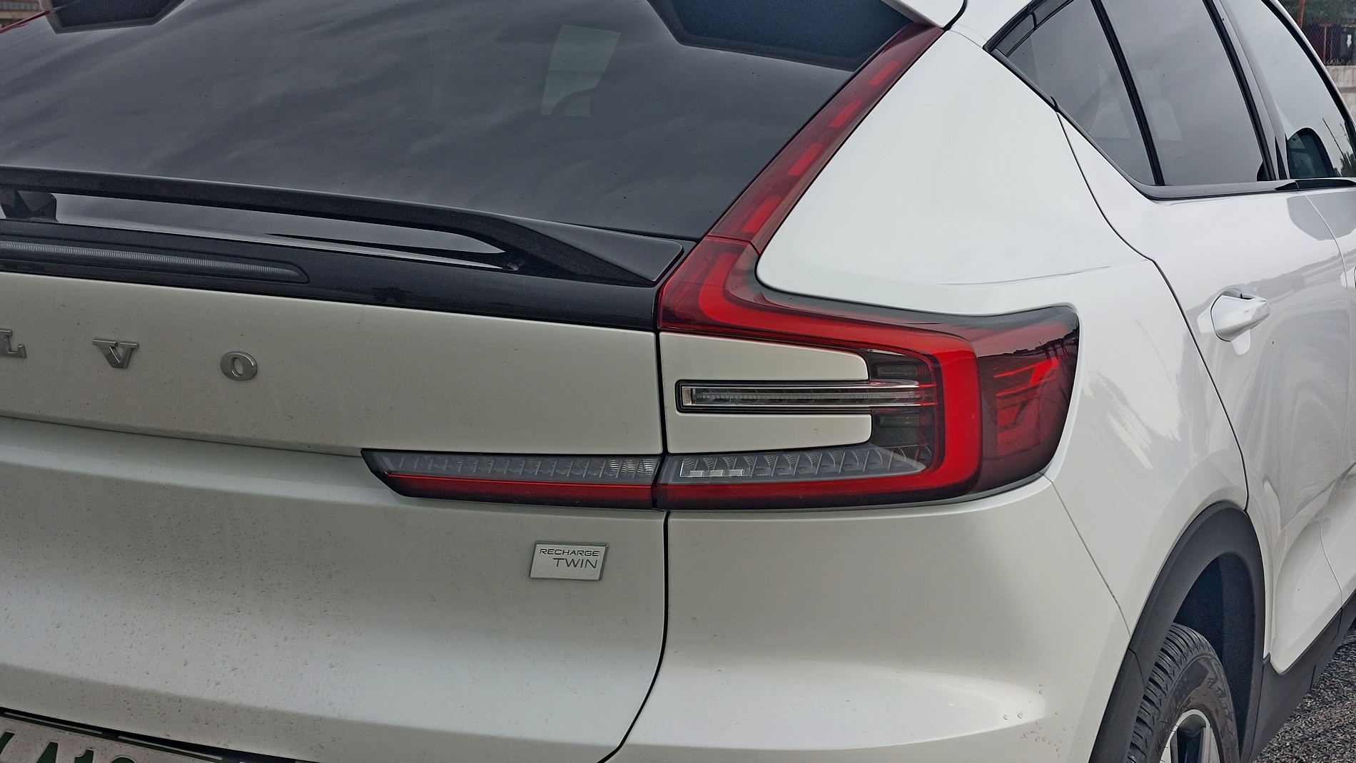 Караме фейслифта на Volvo C40 Rechage на драг