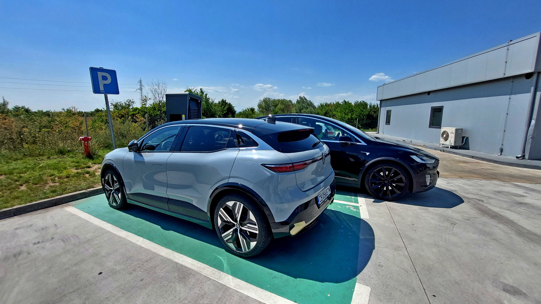 Как се държи електрическият Renault Megane на дълъг път