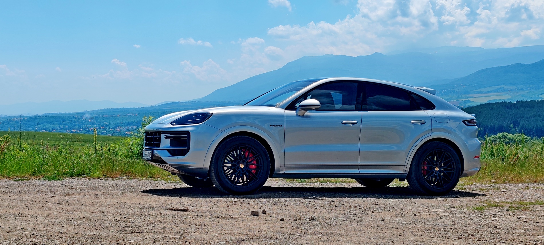 Най-мощният Porsche Cayenne е плъг-ин хибрид