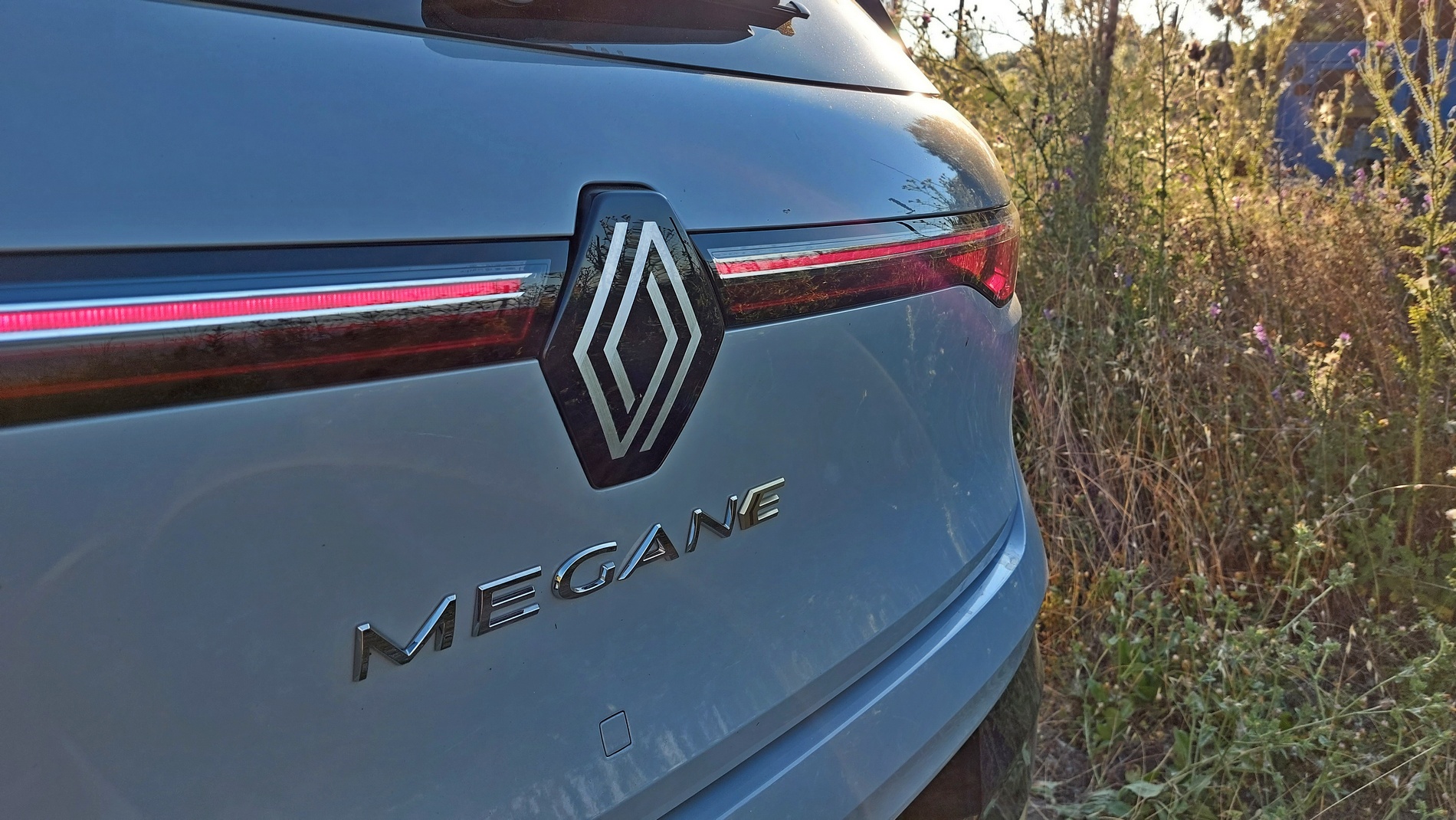 Как се държи електрическият Renault Megane на дълъг път