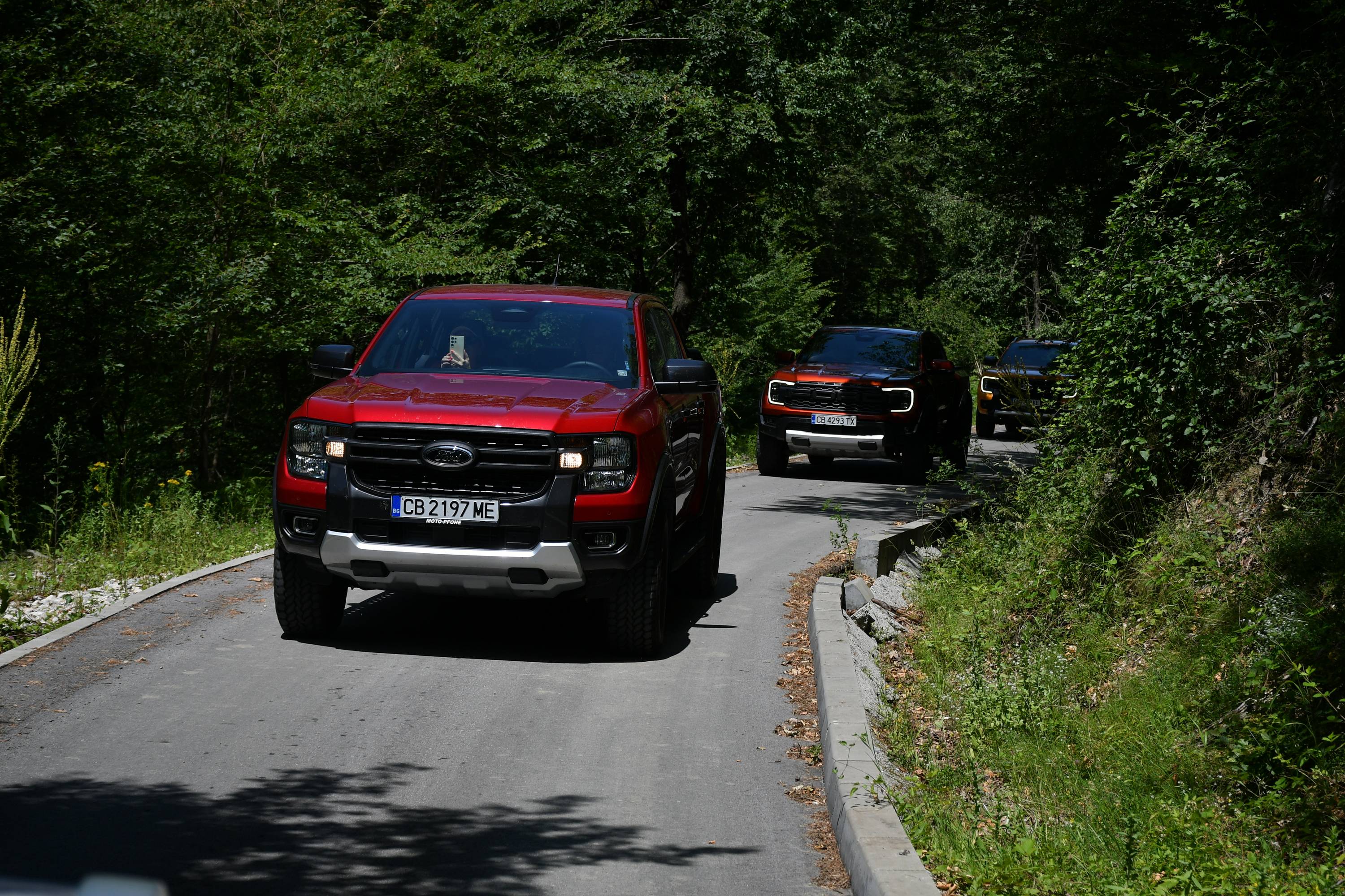 Караме офроудърите Ford Ranger и Bronco