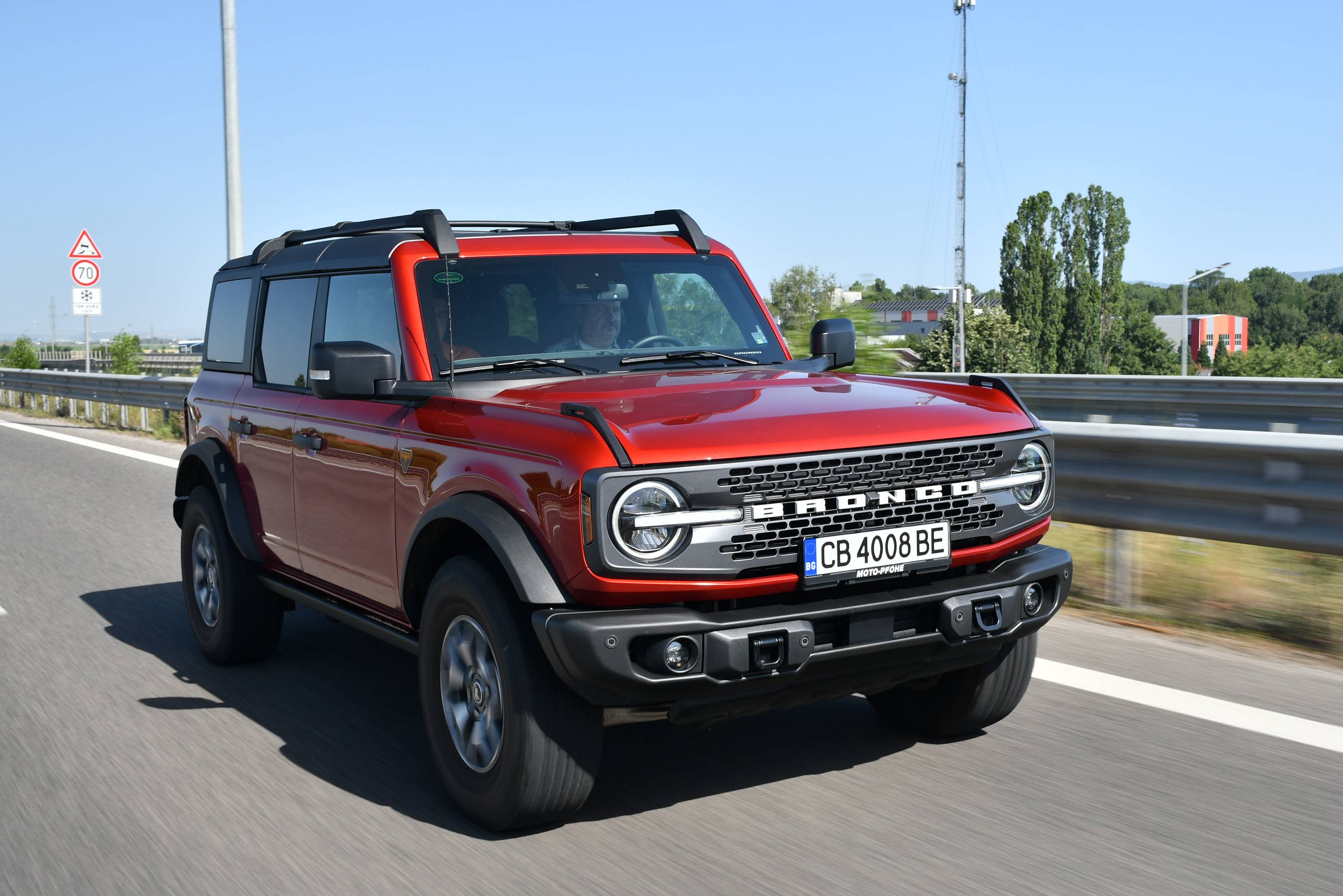 Караме офроудърите Ford Ranger и Bronco