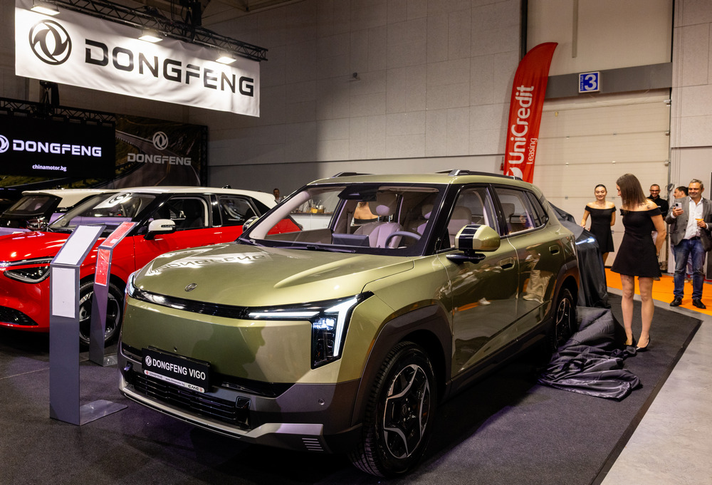 Две премиери за Dongfeng