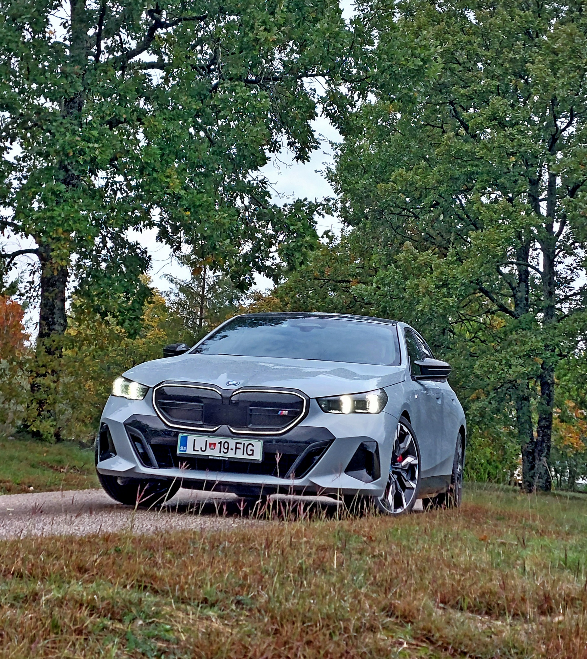 Караме новото поколение BMW Серия 5