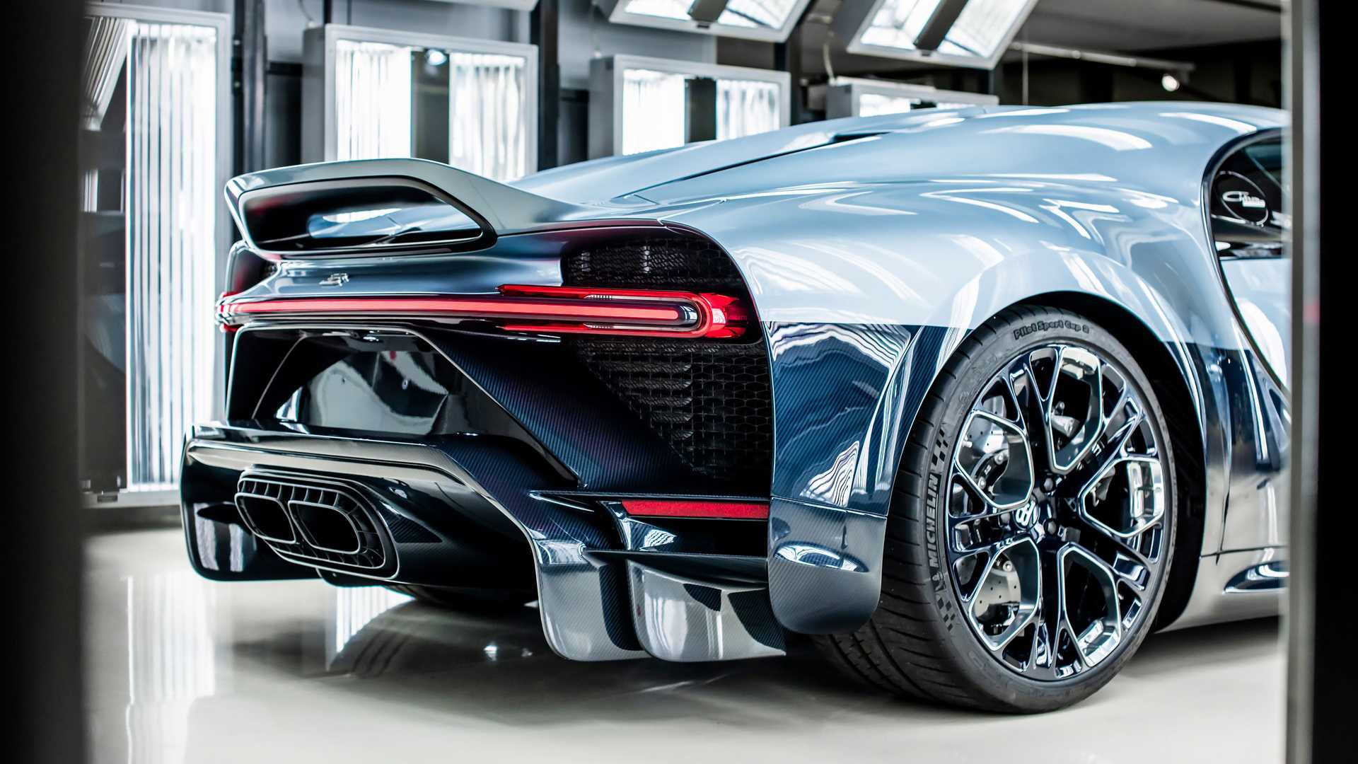 Bugatti пусна специален последен Chiron