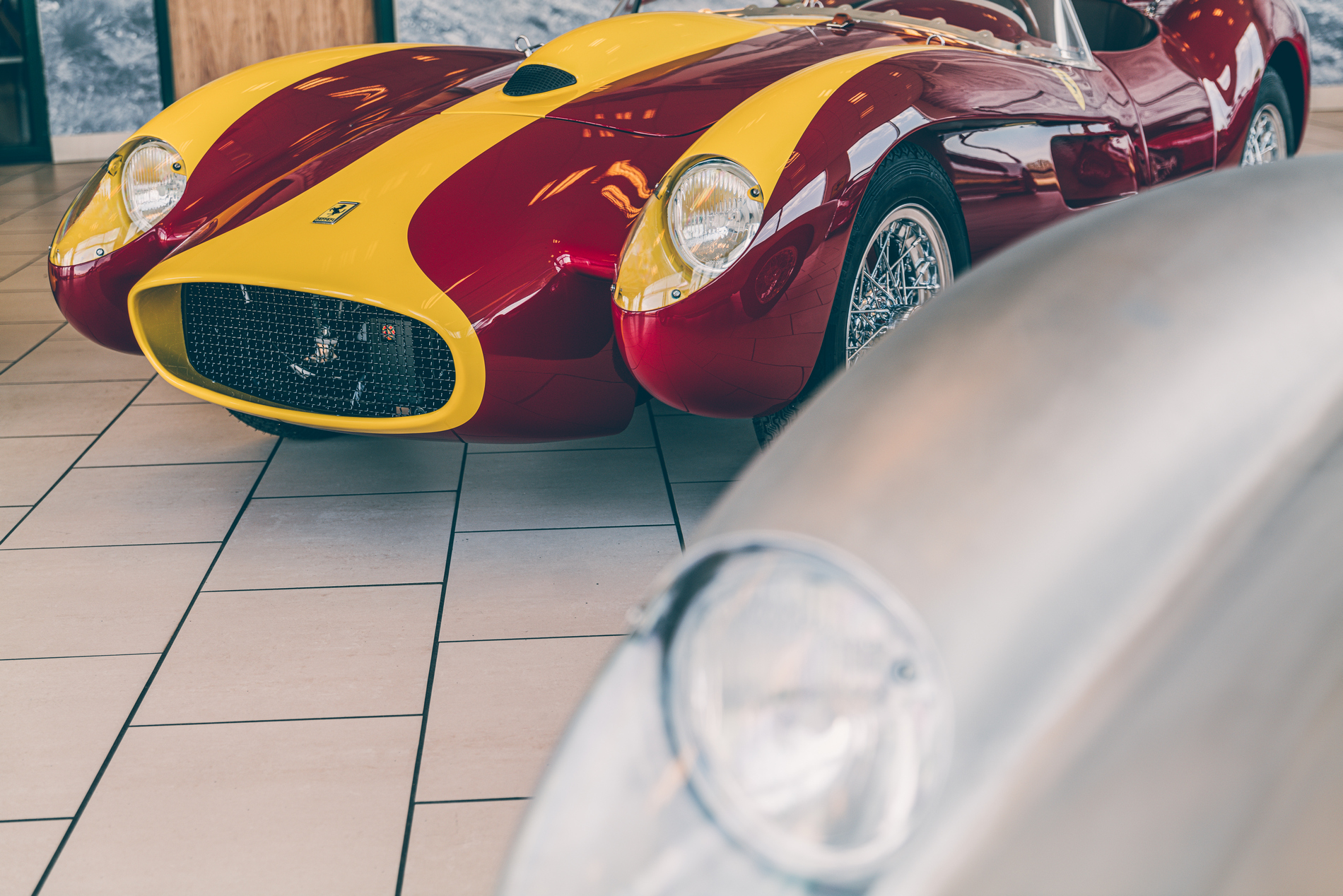 Има нова Ferrari Testa Rossa, но е електрическа и в мащаб 75%