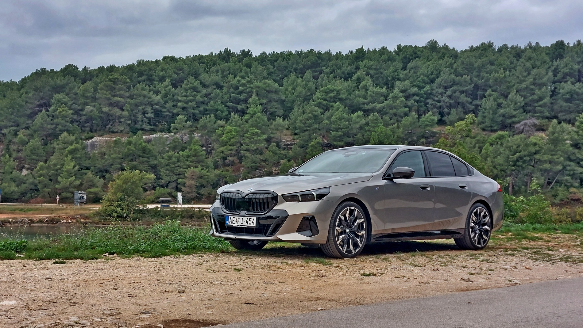 Караме новото поколение BMW Серия 5