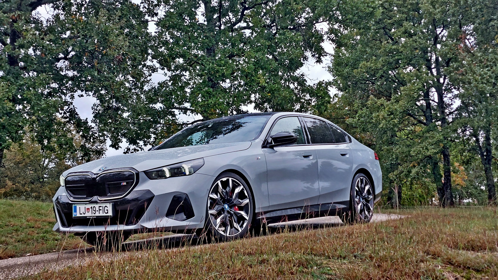 Караме новото поколение BMW Серия 5