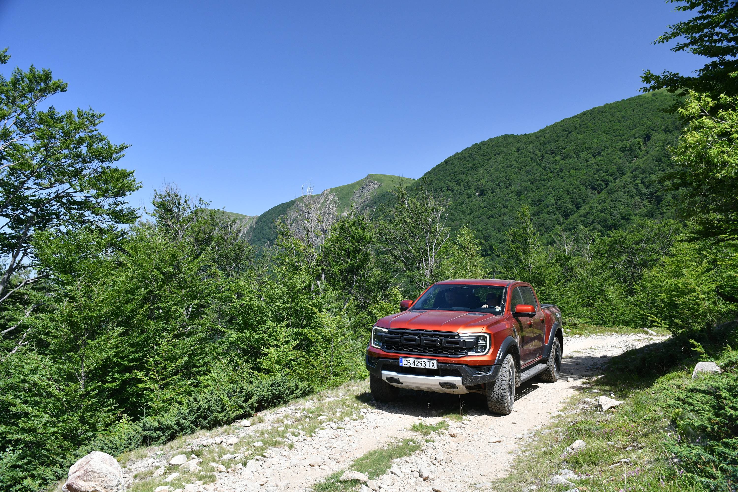 Караме офроудърите Ford Ranger и Bronco