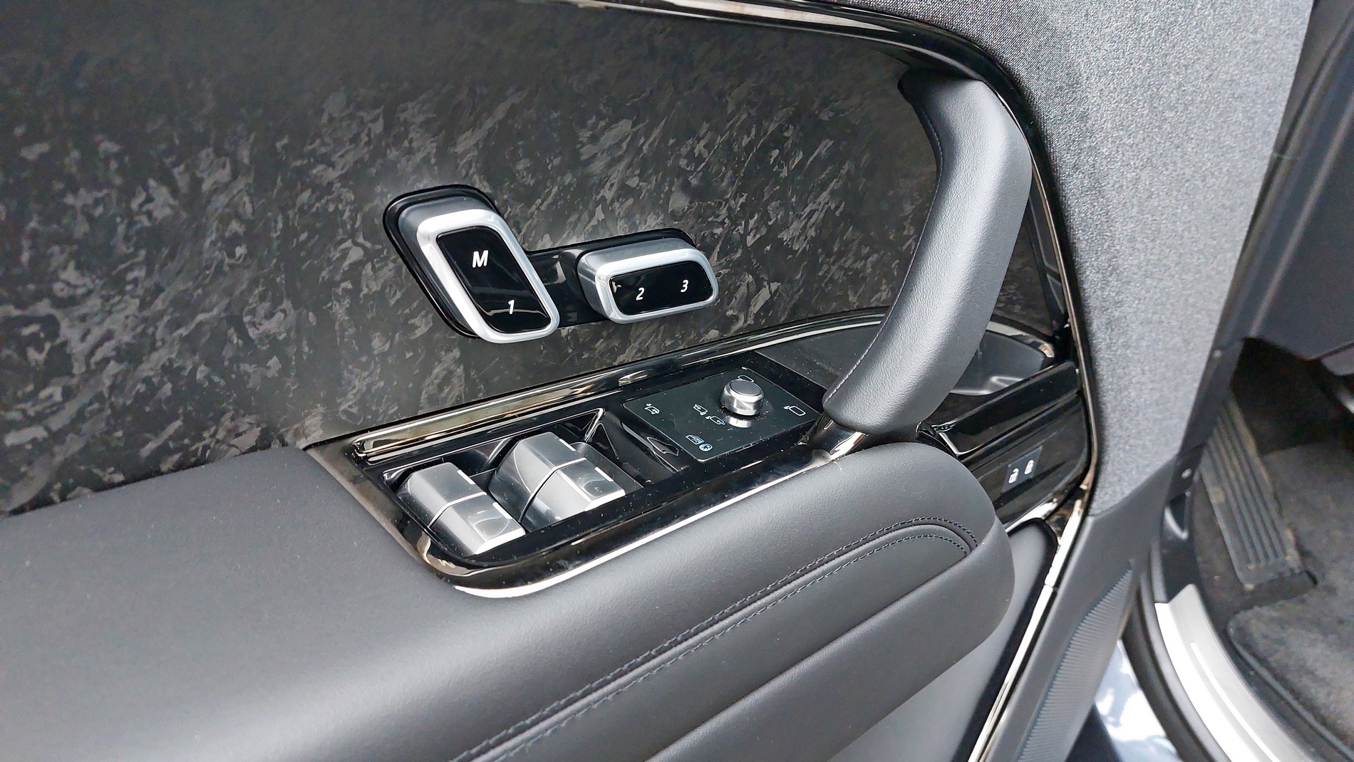 Караме новото поколение Range Rover Sport