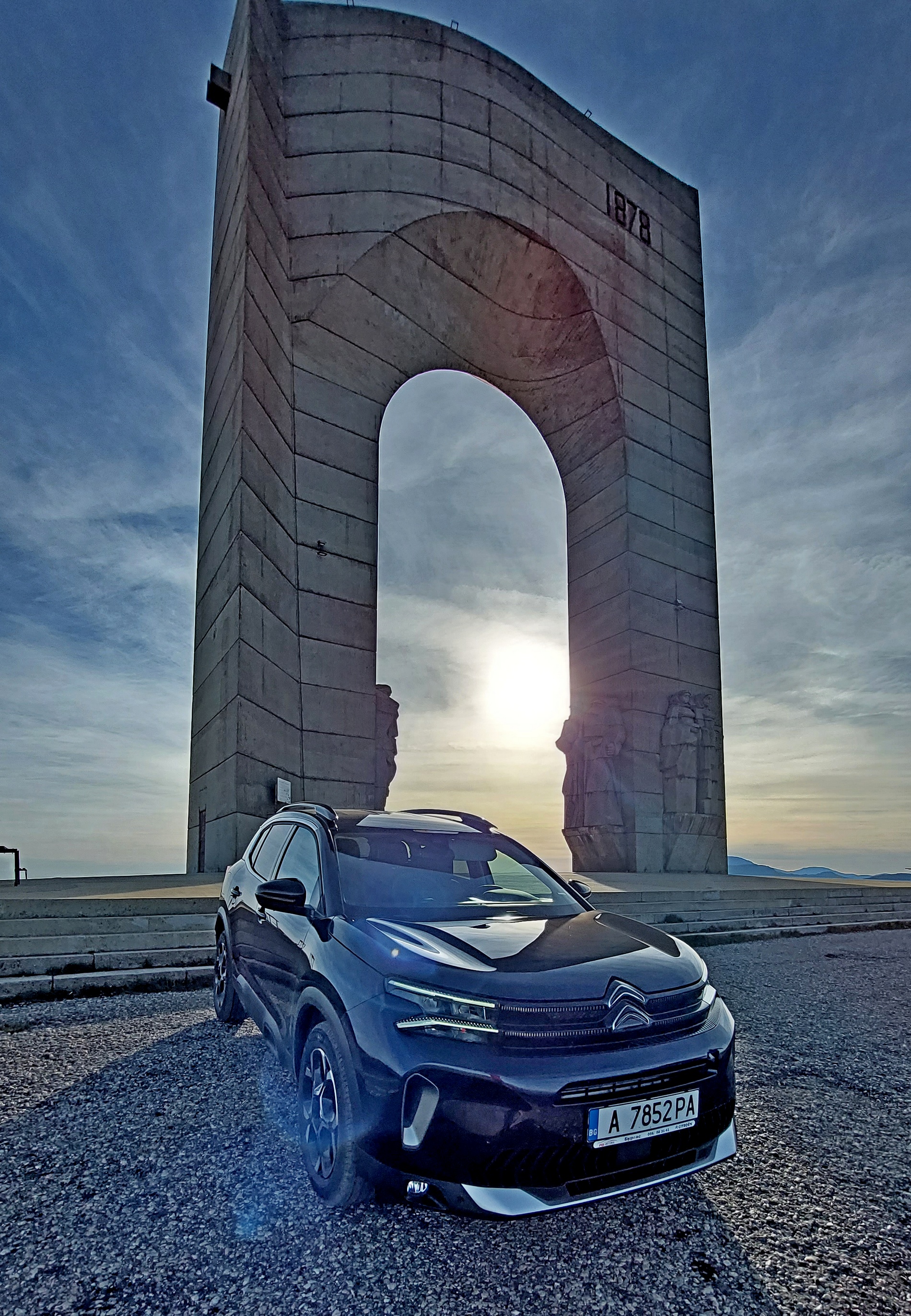 Караме Citroën C5 във вариант хибрид и SUV